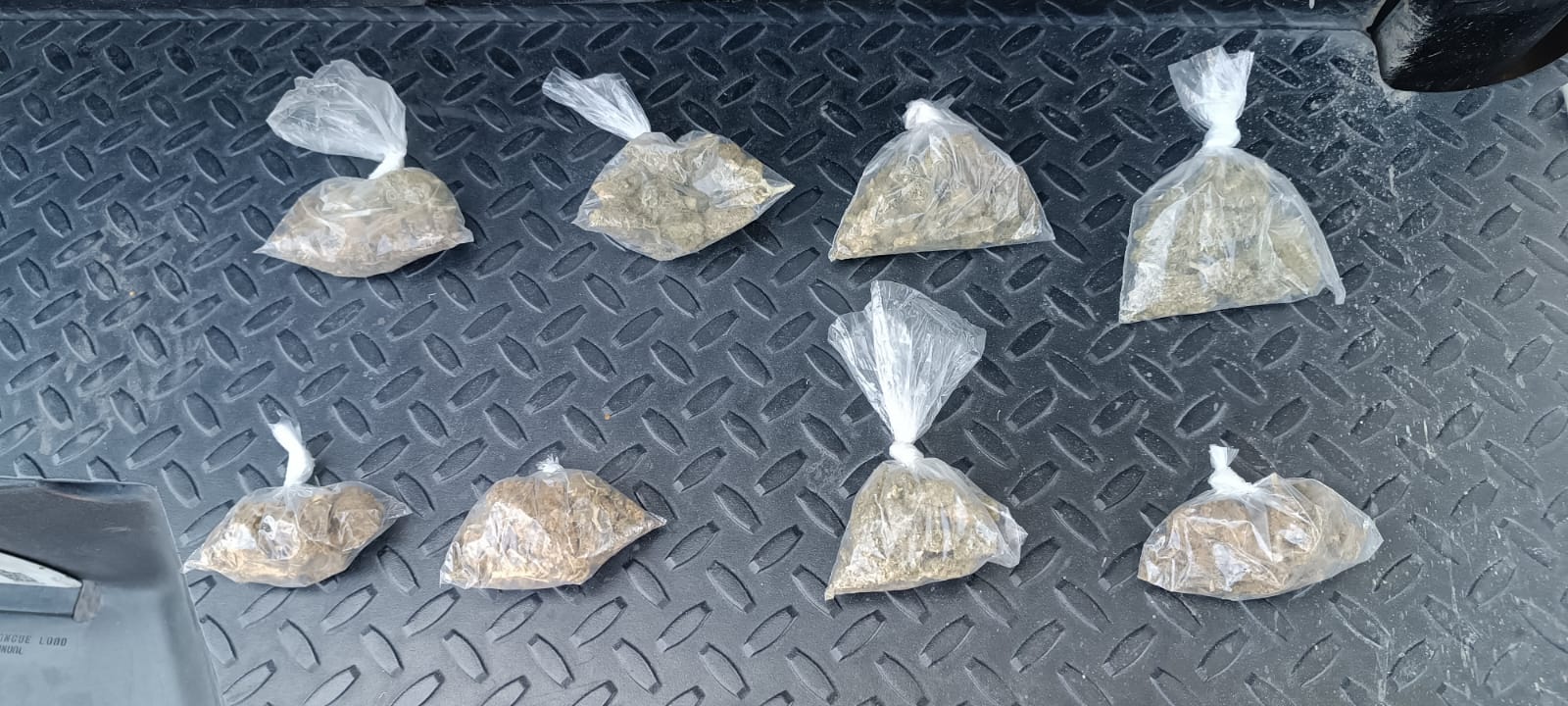 Detienen a dos jóvenes con droga en la colonia Industrial