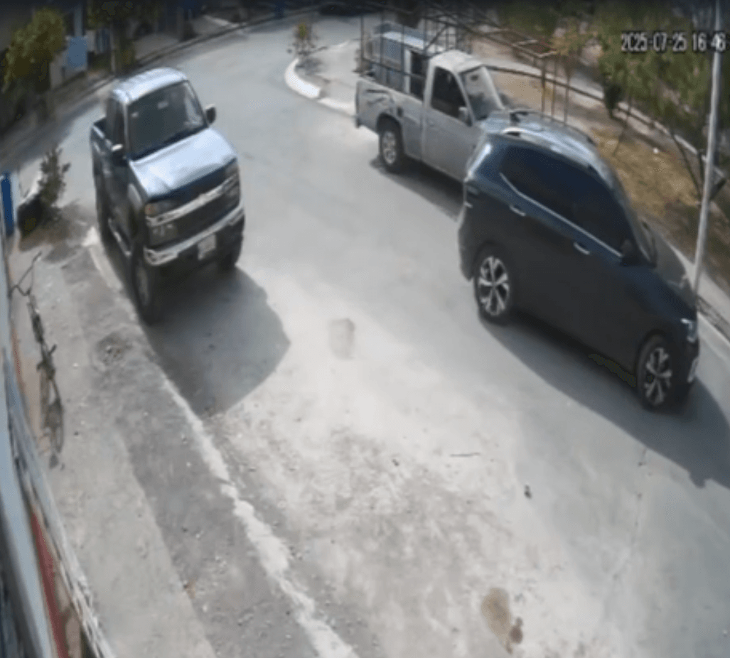 Detienen a dos por robo de camioneta en Salinas Victoria