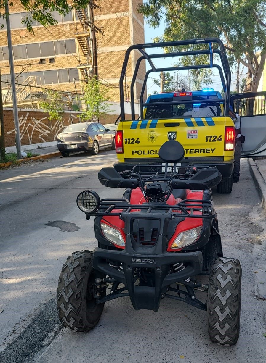 Detienen a hombre en cuatrimoto con reporte de robo