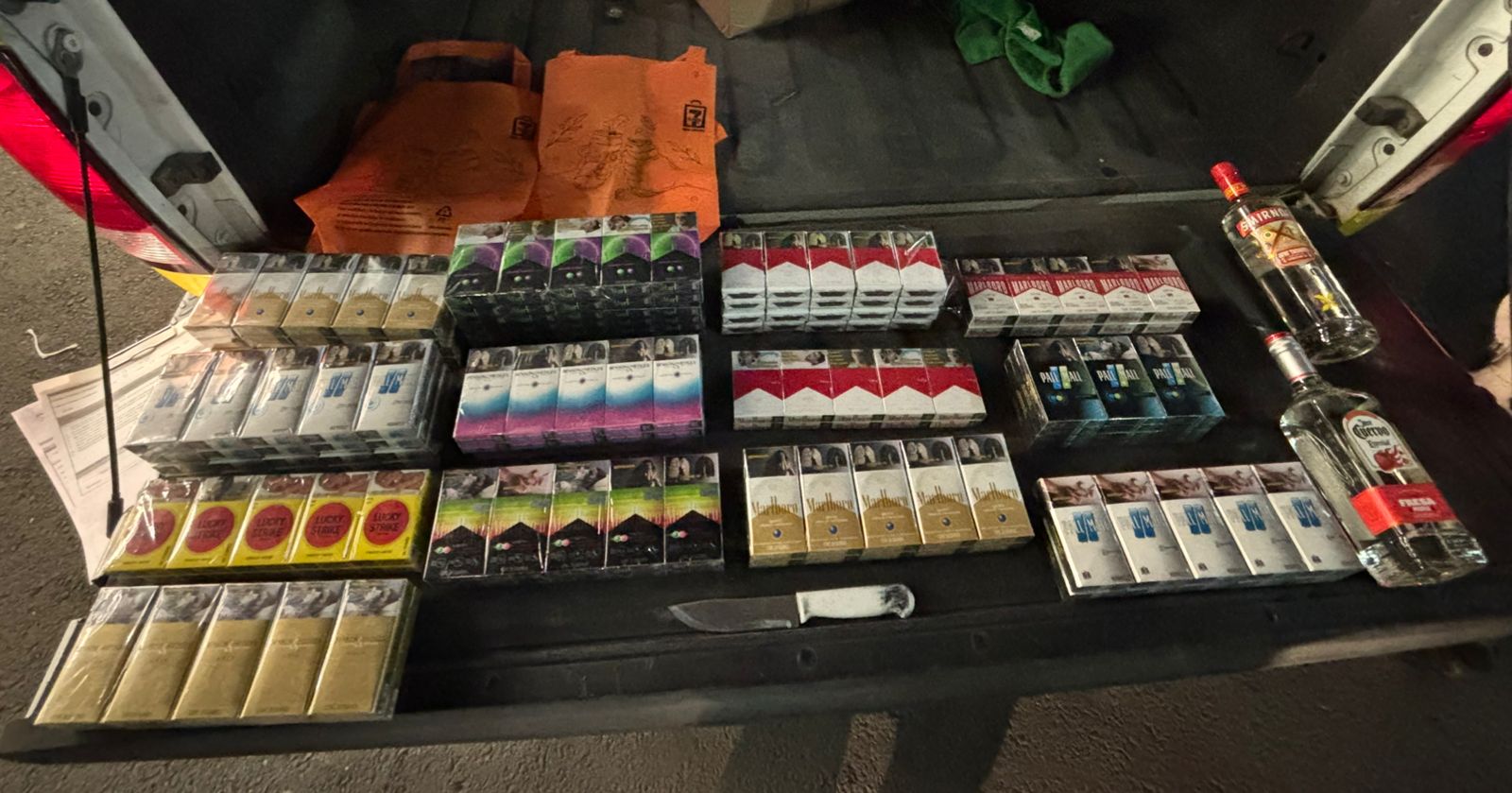 Detienen a hombre por robar 200 cajetillas de cigarros