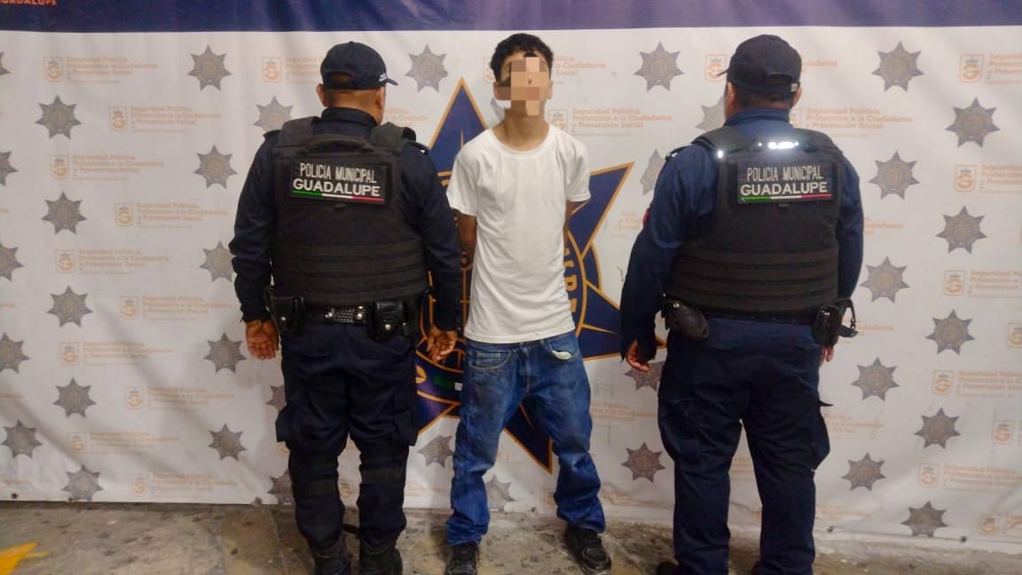 Detienen a menor por intentar robar un banco en Guadalupe