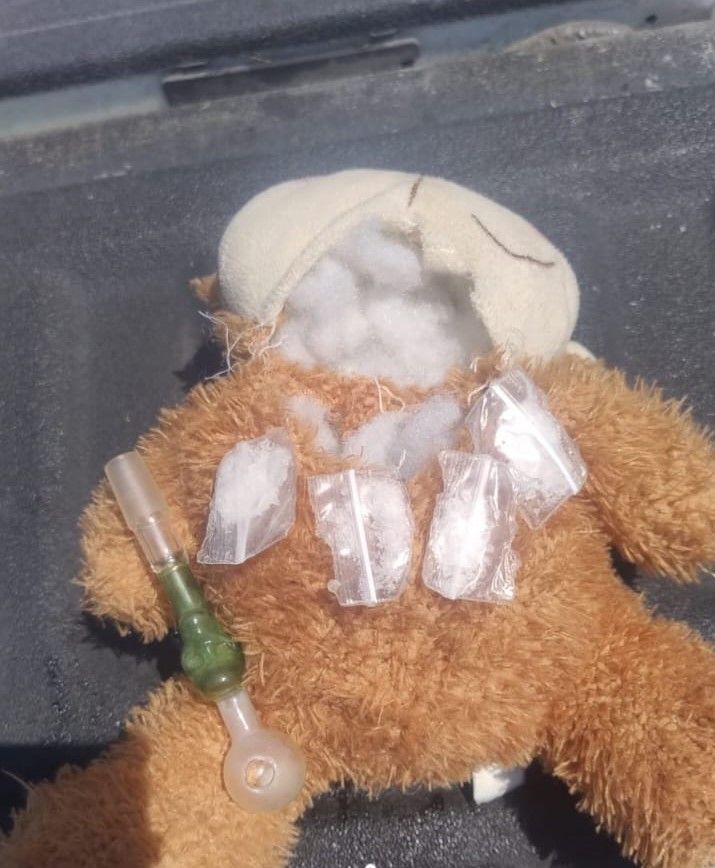 Detienen a pareja con droga dentro de peluche en Monterrey