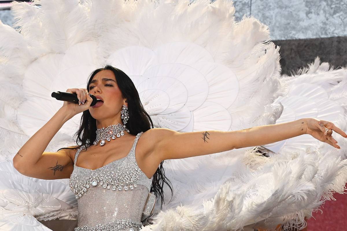 Dua-Lipa.jpg