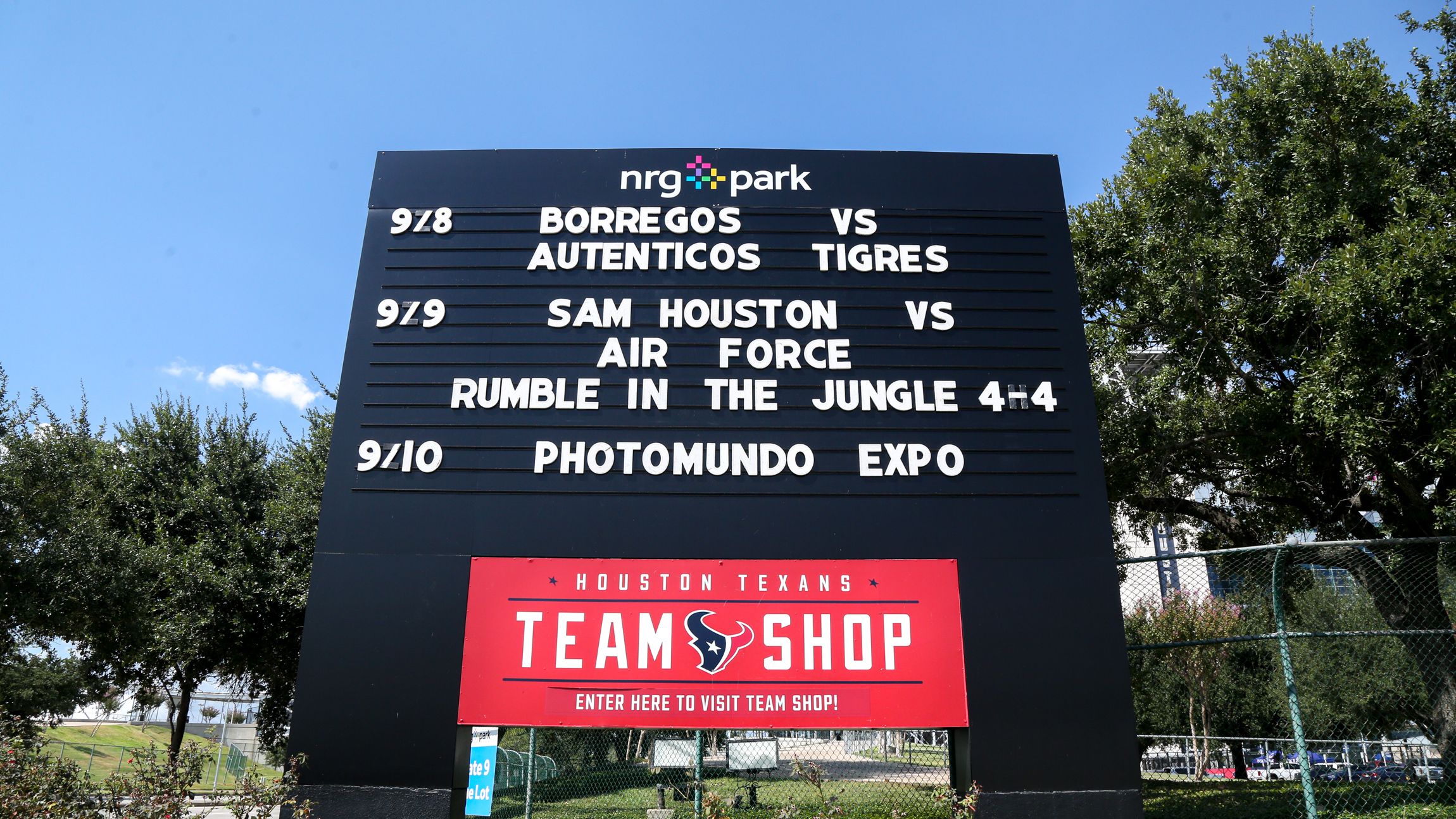 ENTRENAMIENTO AUTENTICOS VS BORREGOS-NRG STADIUM-5.jpg