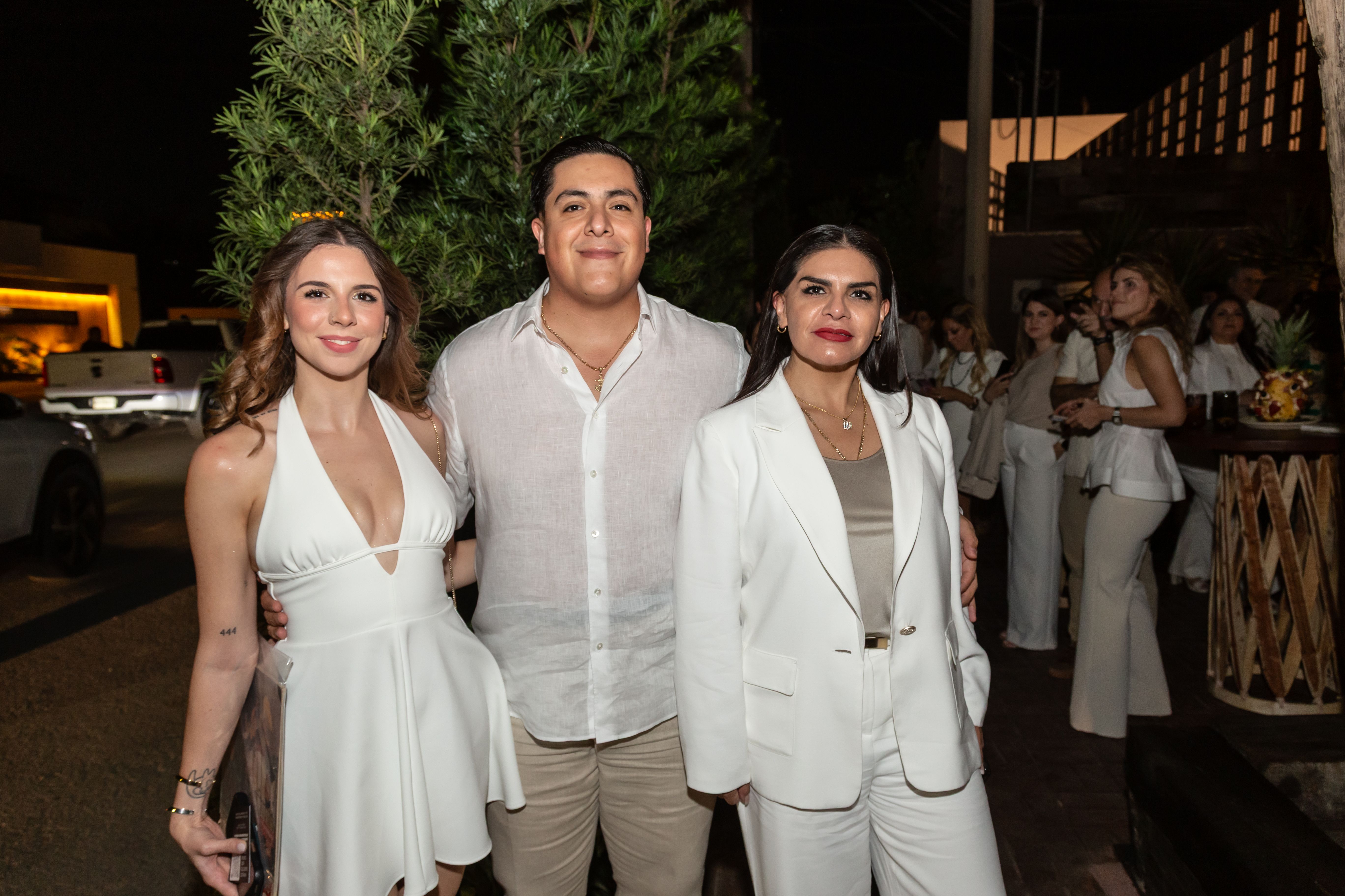 Emilia Tova, Eduardo Ayala y Luz María Rodríguez.jpg