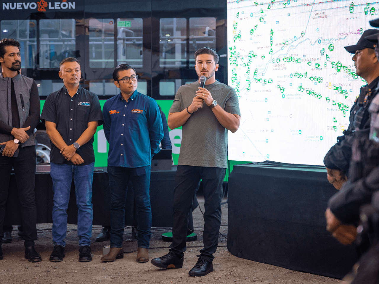 Entrega NL 30 camiones para ruta 172 Cometas de Juárez