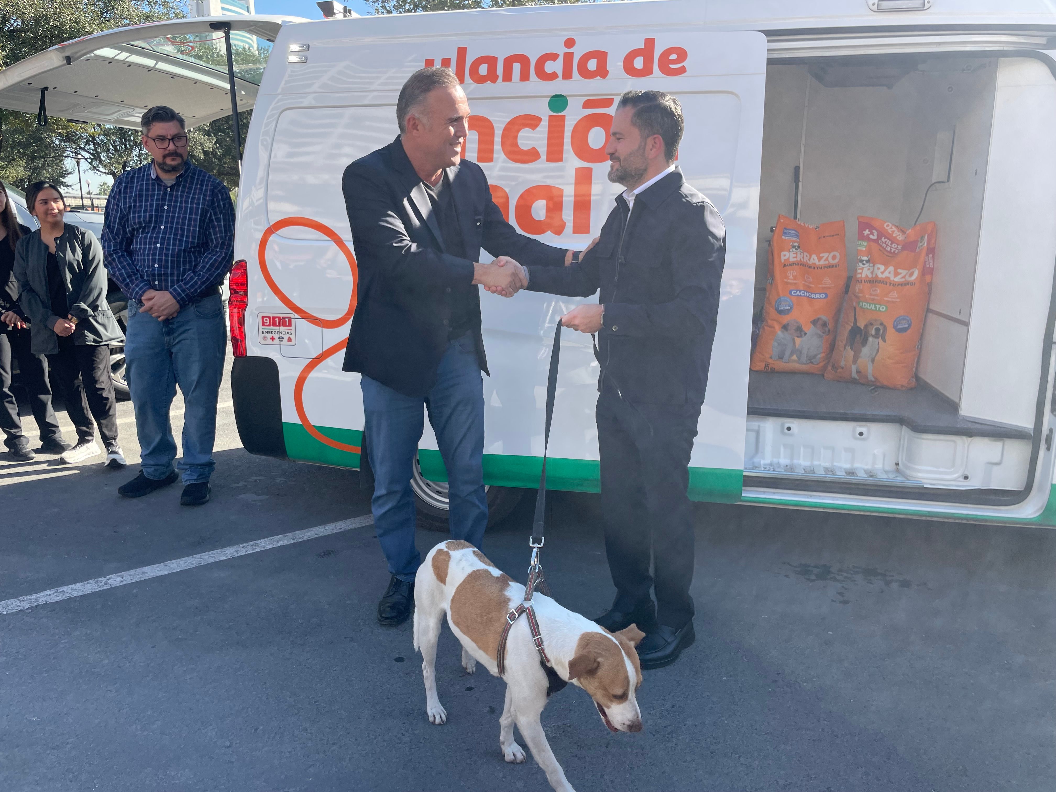 Entregan a 'La Manchas', perrita maratonista, para su adopción.png