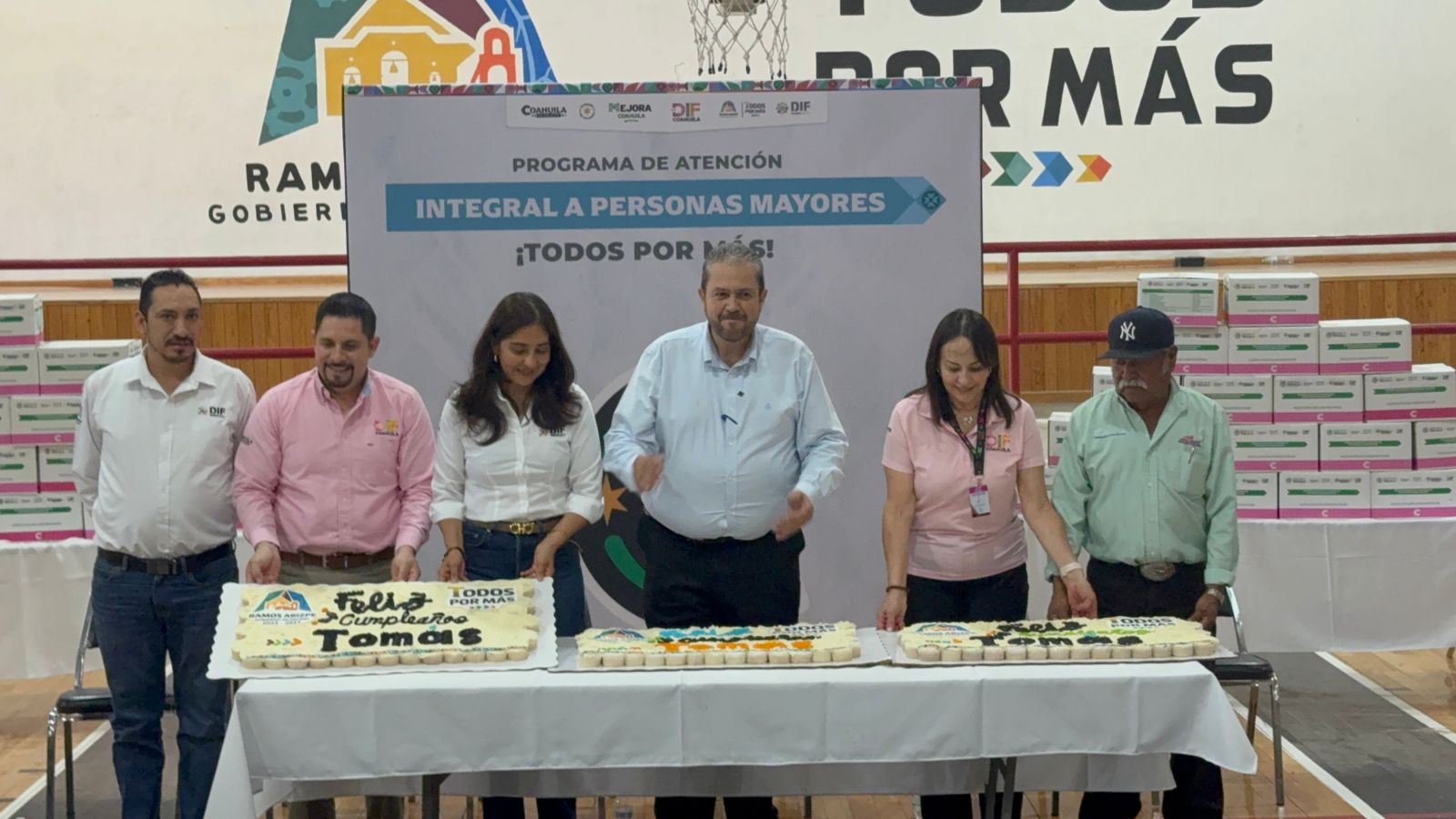 Entregan apoyos alimentarios a adultos mayores en Ramos Arizpe