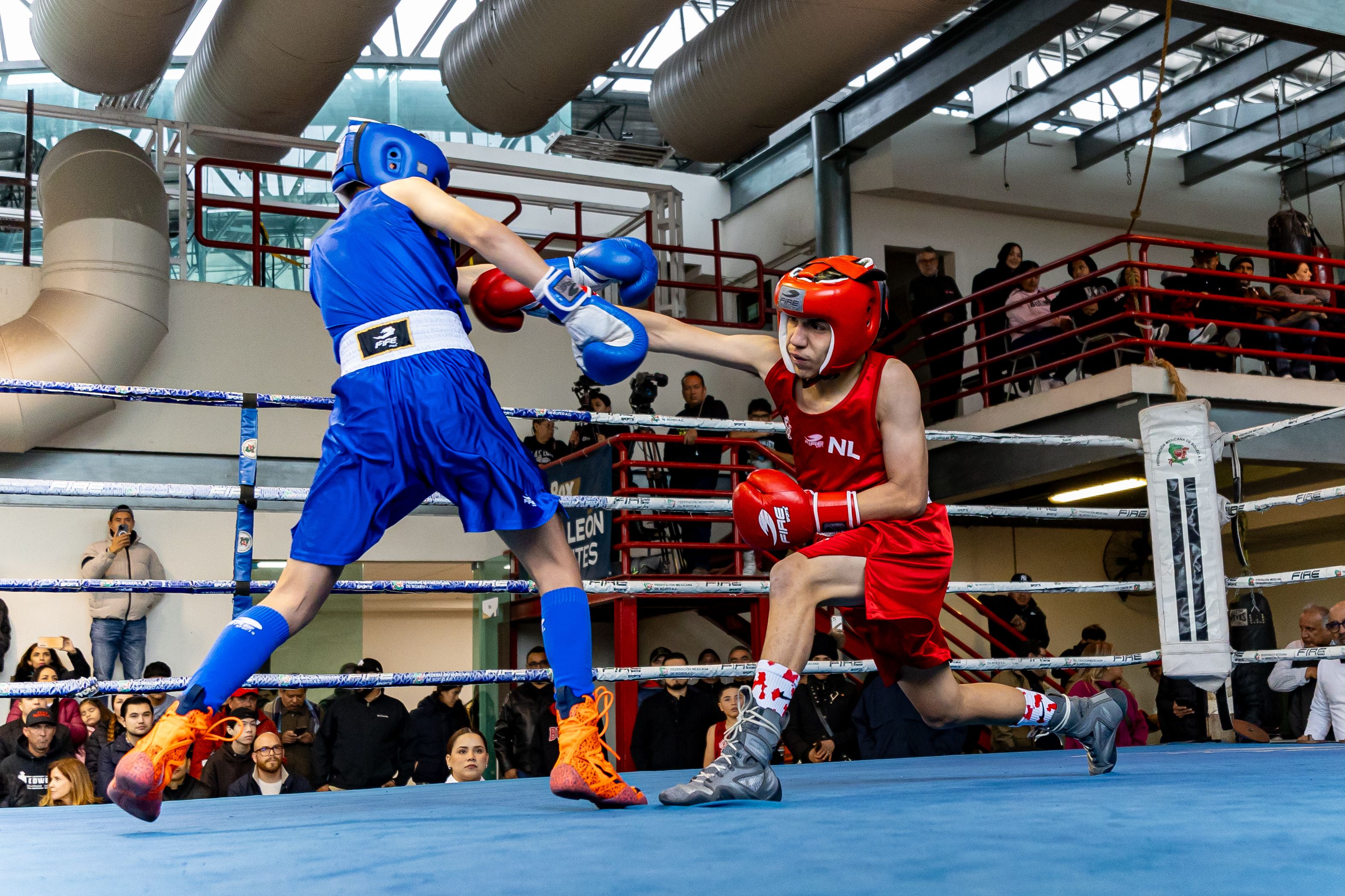 FIRMA SAMUEL GARCÍA CINTURÓN DE LA PAZ PARA LA PROMOCIÓN DEL BOX EN NL 05.JPG