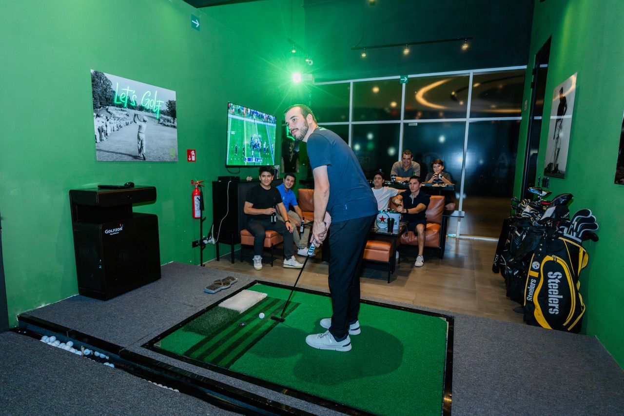 FOTO 1Golf Station en Monterrey Diviértete y gana en nuestros torneos y ligas de golf.jpeg