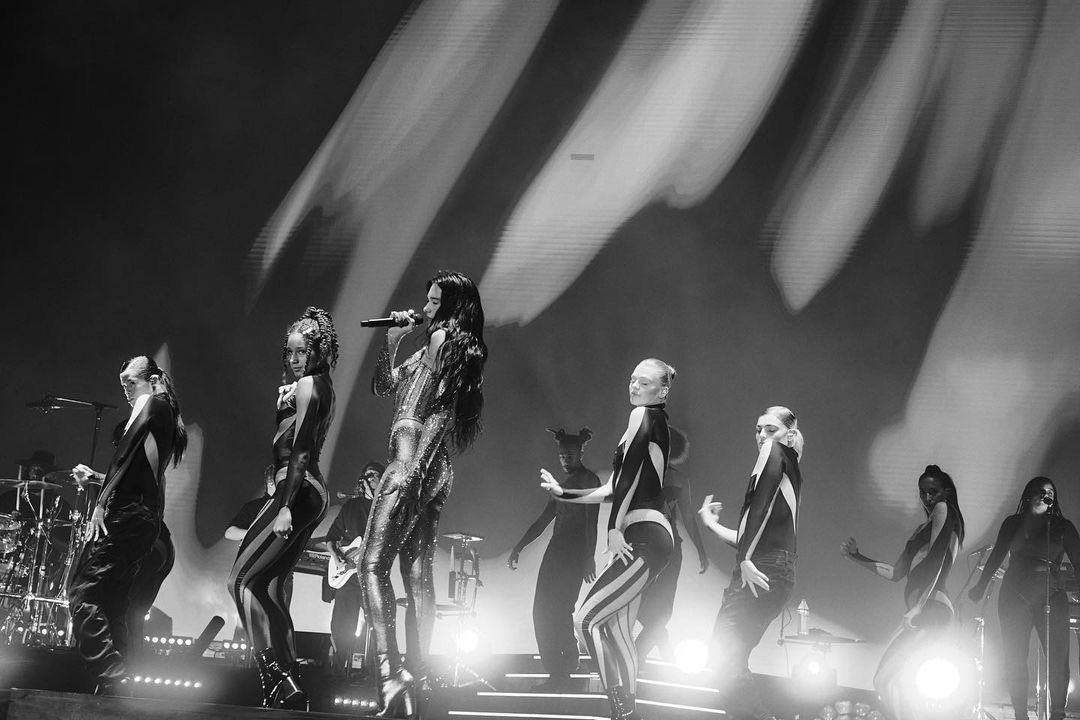 FdB6tKYX0AM7_Q2.jfif