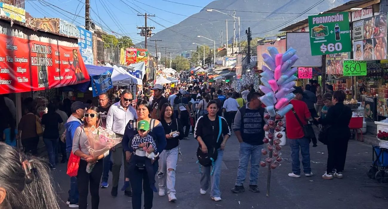 Feligreses comienzan a congregarse en la Basílica de Guadalupe.jpg