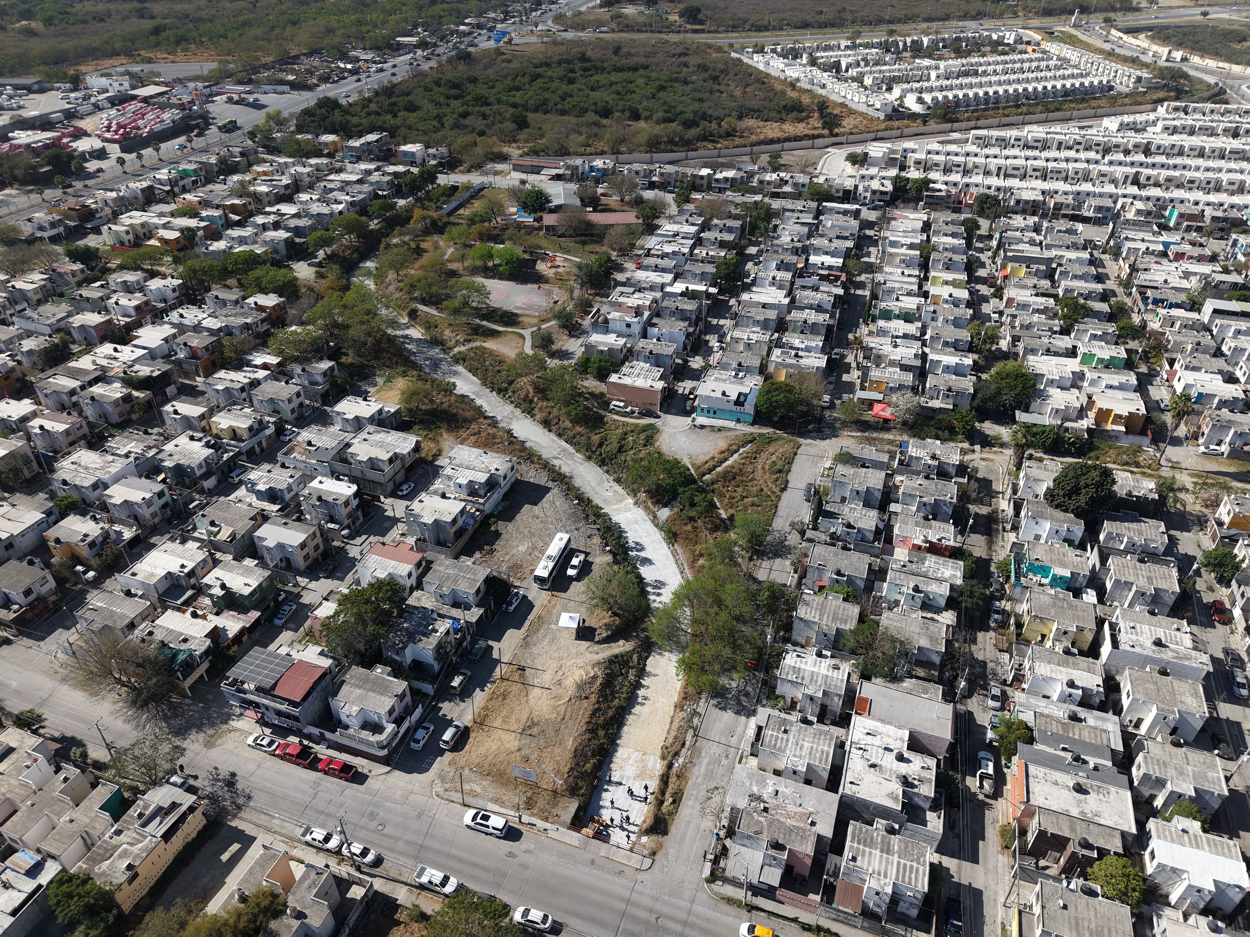 Foto 03-Comunicado 022-Félix Arratia concluye labores pluviales en la colonia Valle Sur.JPG
