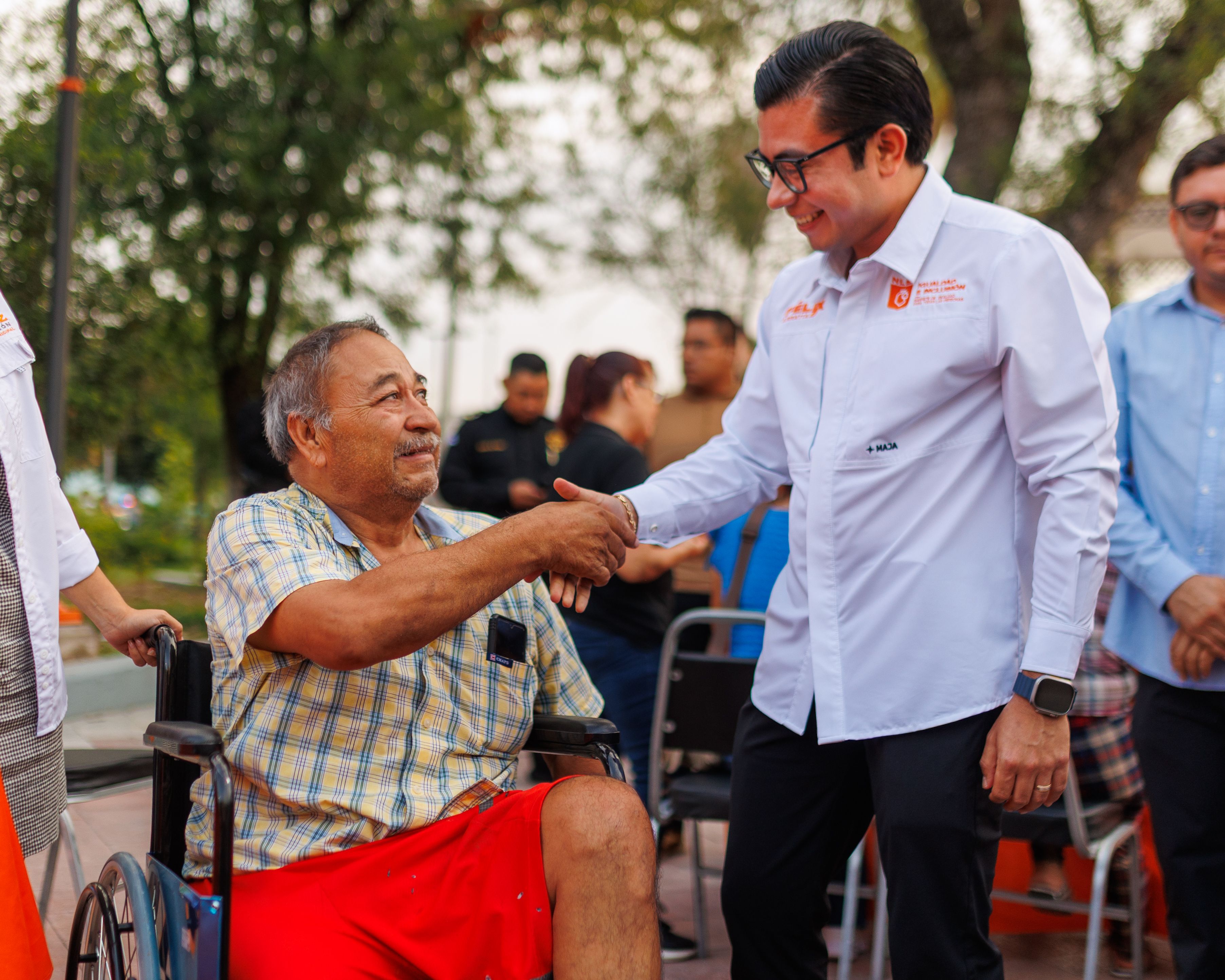Foto 1- REÚNE FÉLIX ARRATIA A MÁS DE 2,400 PERSONAS EN JUÁREZ Y CONSOLIDA EL ÉXITO DE “AYUDAMOS DE CERCA”.JPG.jpg