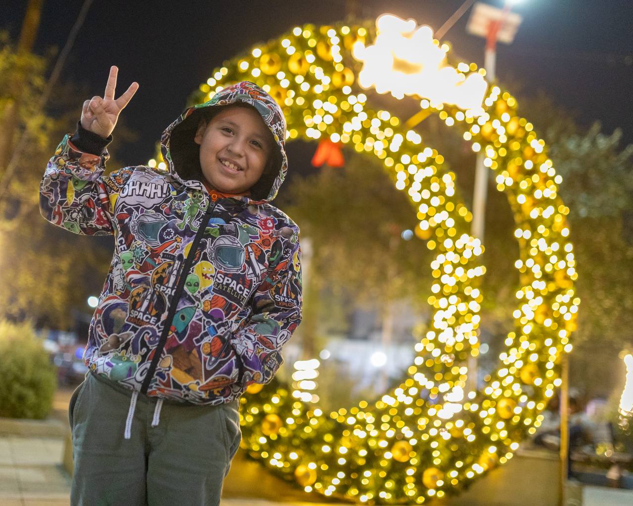 Foto 6-Arranca la Navidad en Juárez con el encendido del pino navideño.jpg