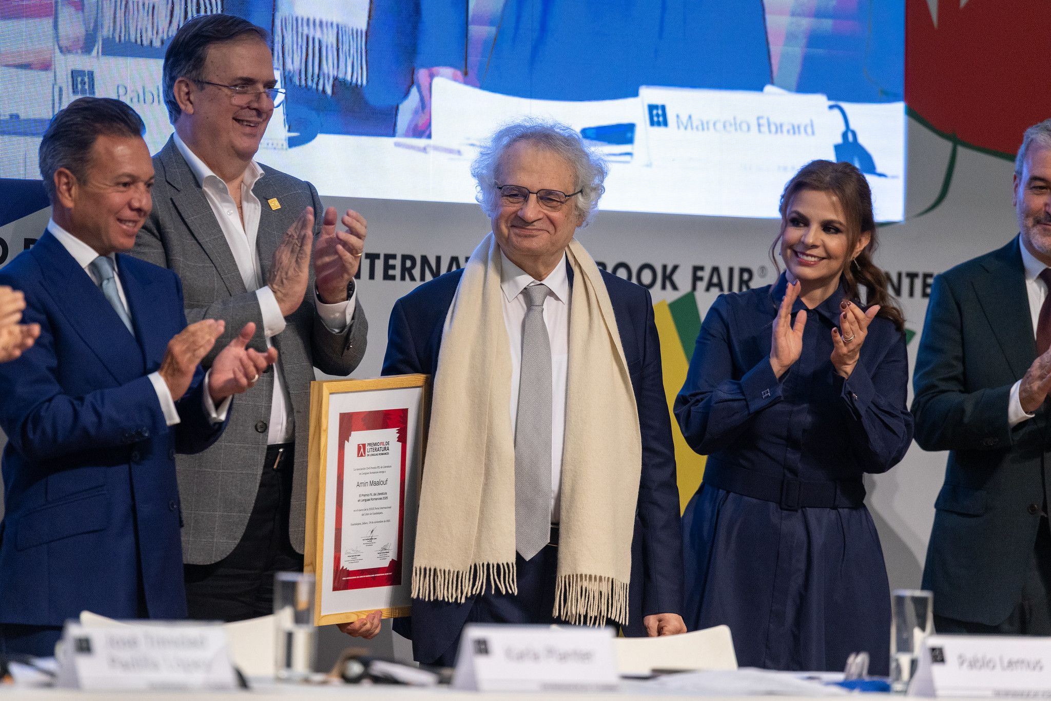 G69rkJ0XAAAxSdu.jfif