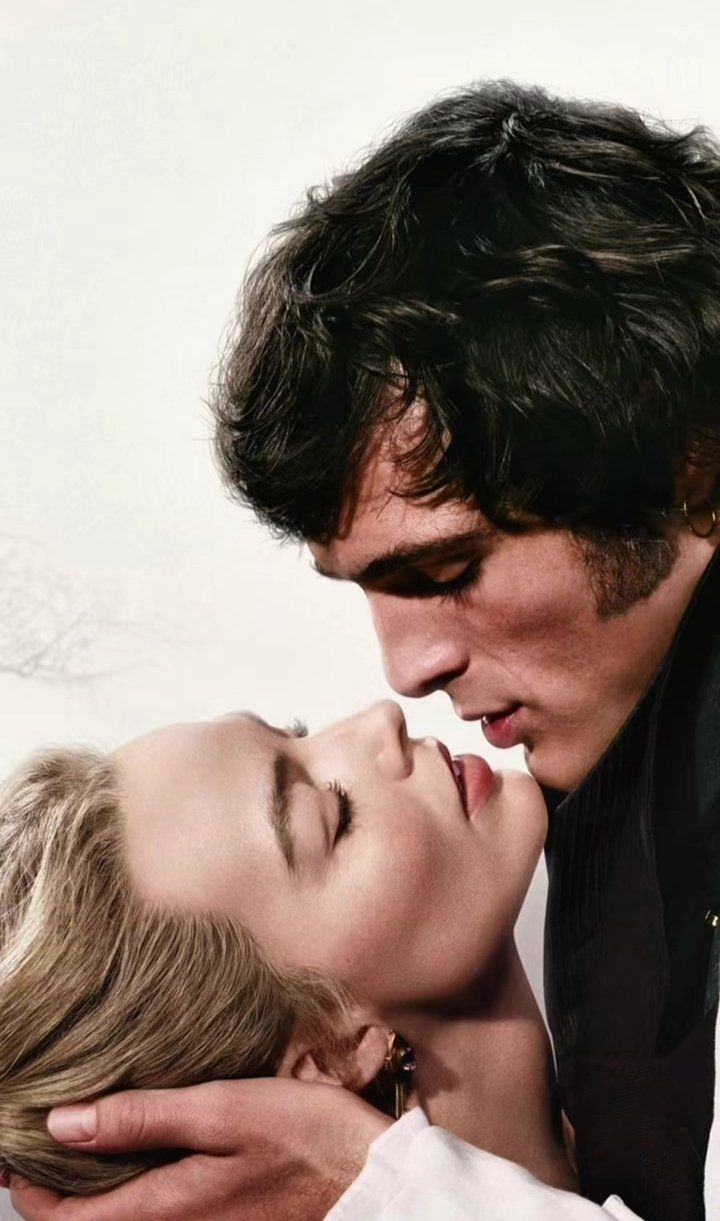 G724dm-XAAEEOA_.jfif