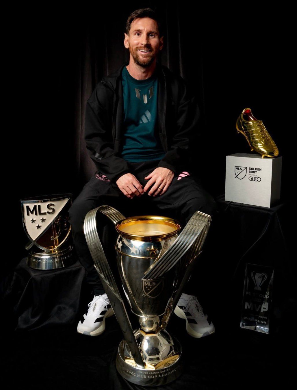 G77SGW_WwAE6mef.jfif