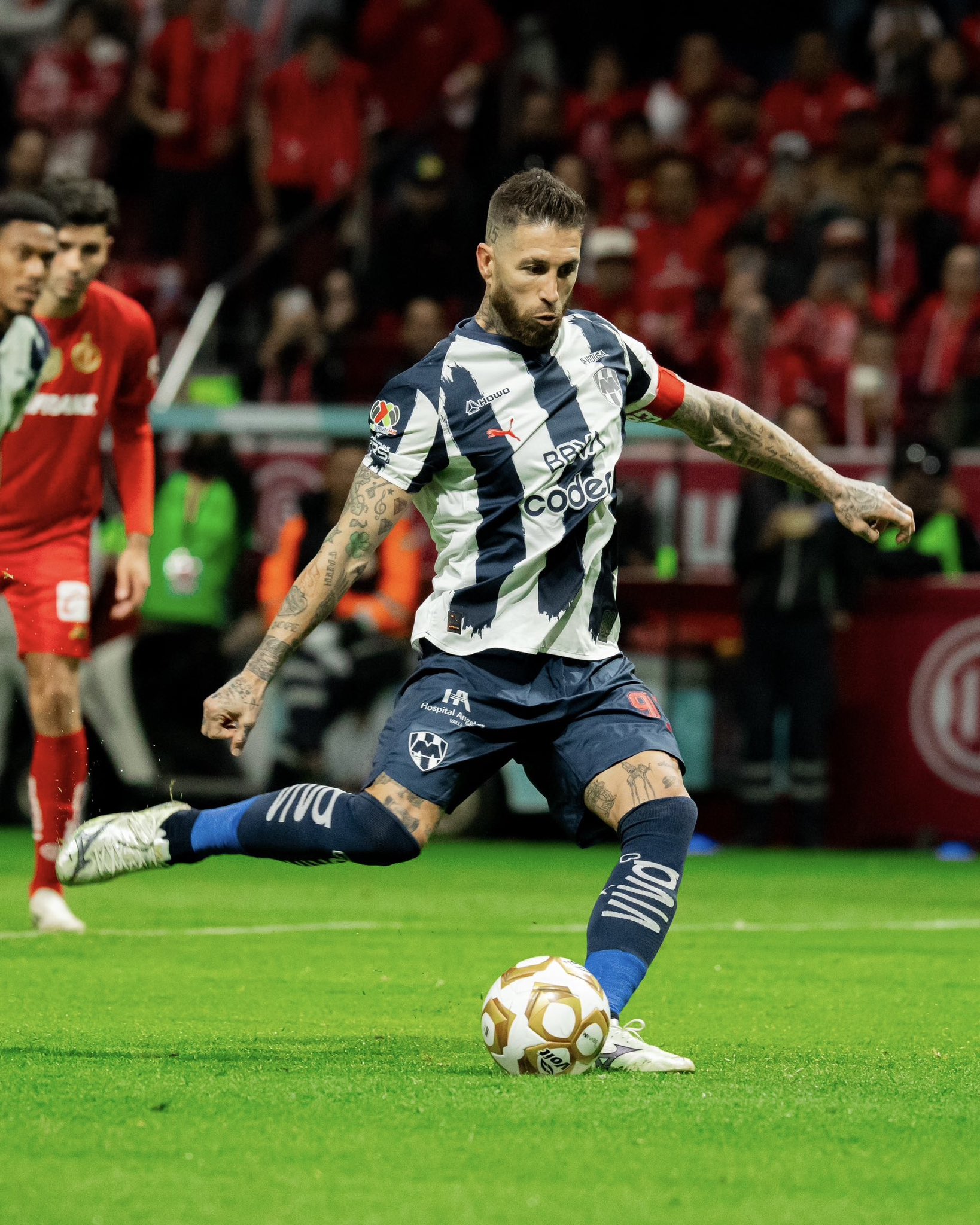 G7ixsLcWoAAixQR.jfif