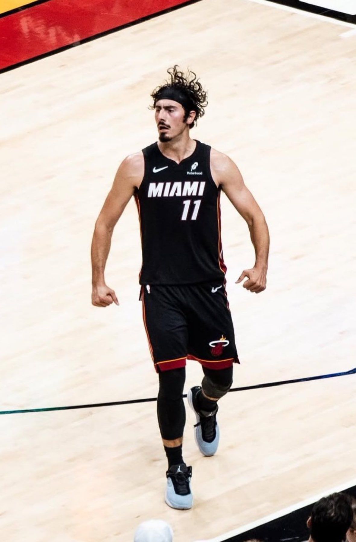 G9OdllYWYAADxg0.jfif