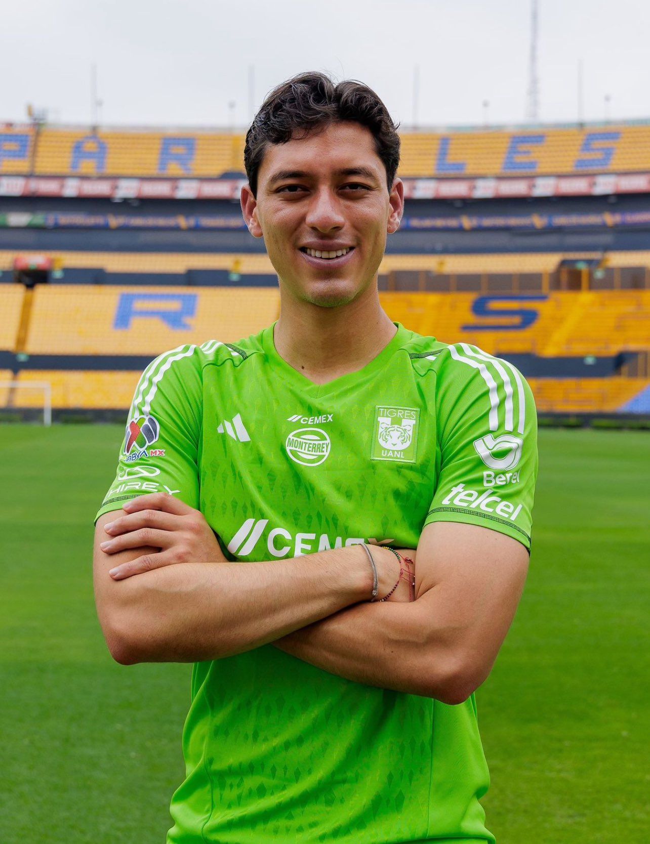 GSOn7LnagAAoWn8.jfif