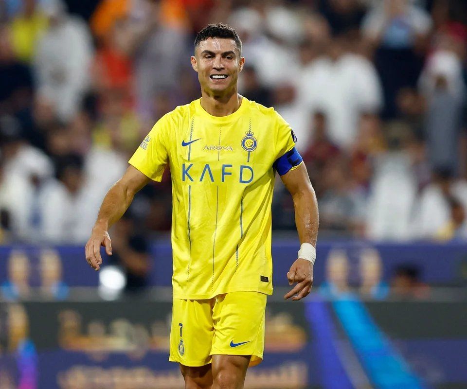 GVWDMW8WoAEMEE7.jfif