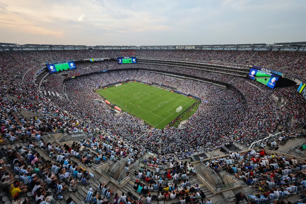 General-view-of-the-stadium-during-the-CONMEBOL-Copa-America-2024-semi-final-match-between-Canada-and-Argentina-at-MetLife-Stadium-New-York-New-Jersey.webp