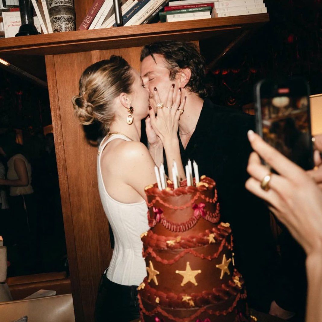 GqFYhQyWQAAshWd.jfif