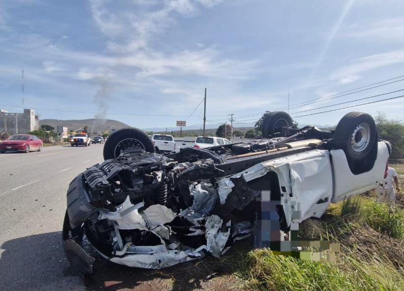 Guardia Estatal atiende volcadura en la Carretera Federal 101