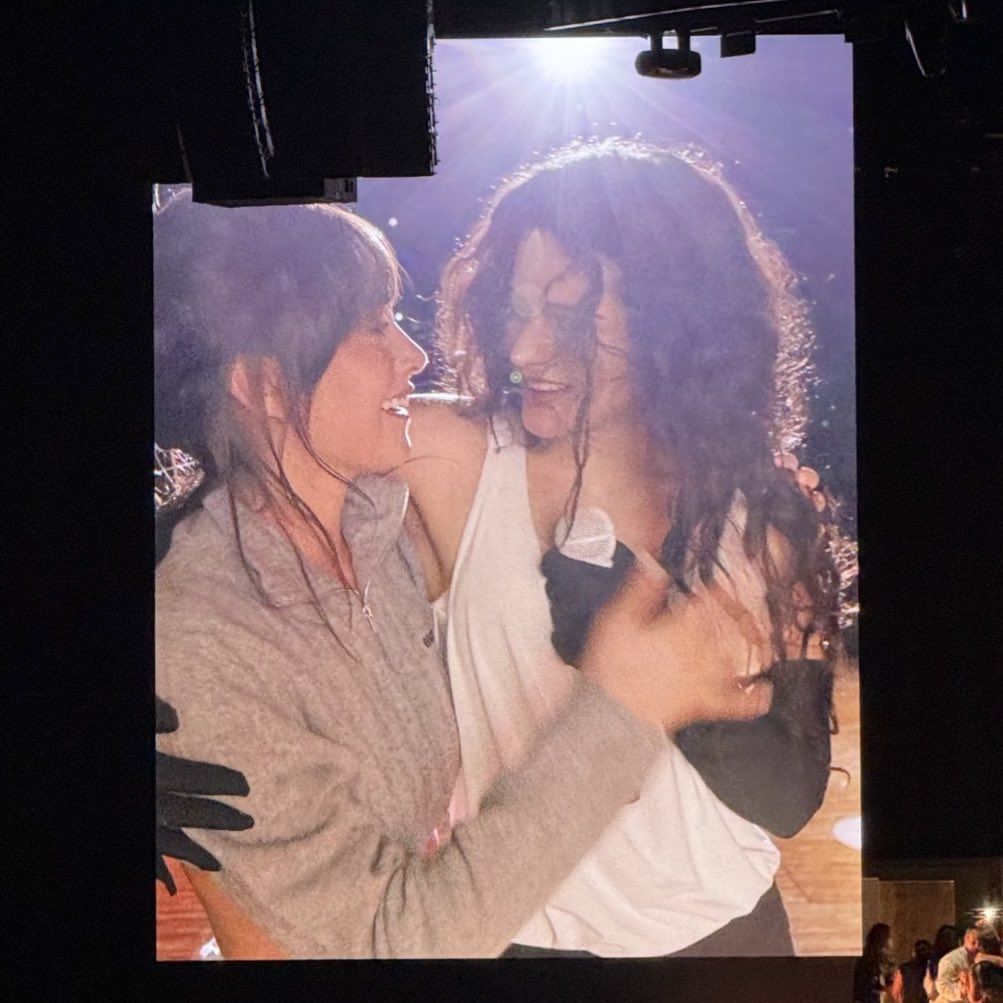 HFAWbU9WwAATxxI.jfif