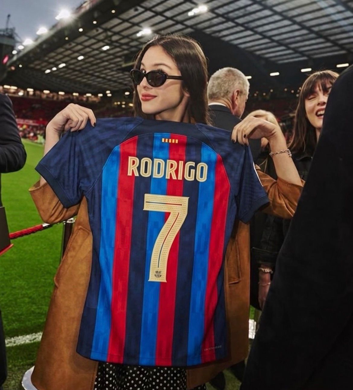 HGYqcDYbYAA2kJP.jfif