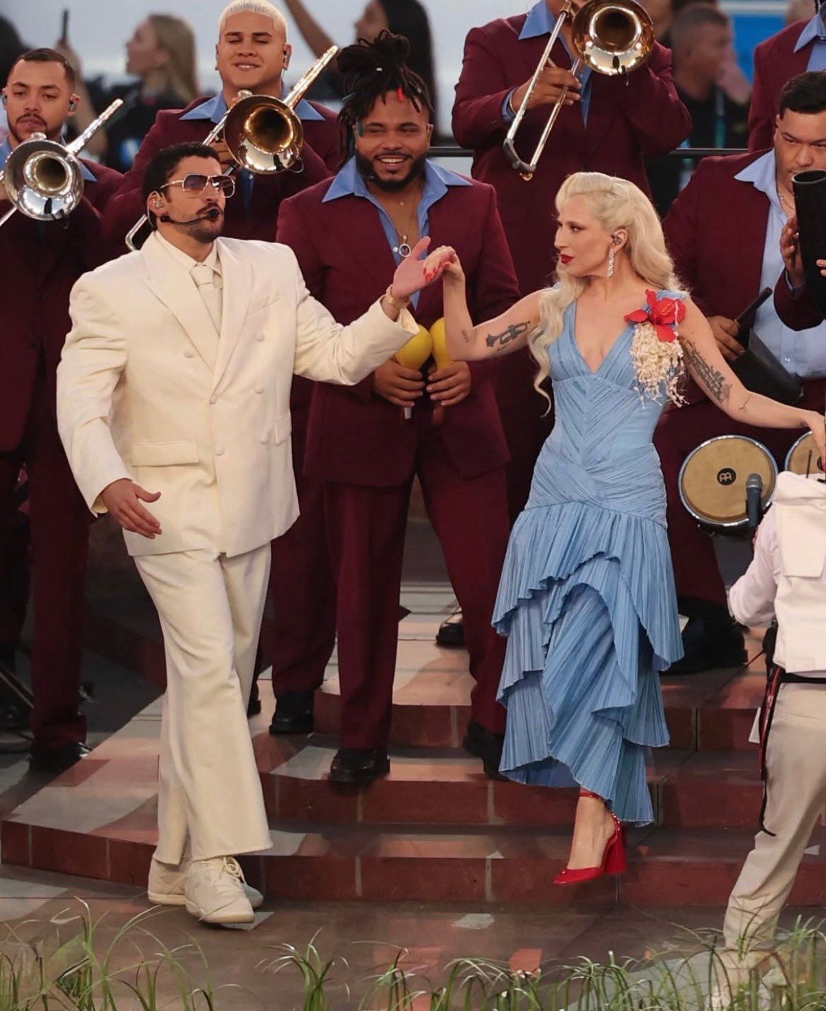 HArlrFZX0AAtzw9.jfif