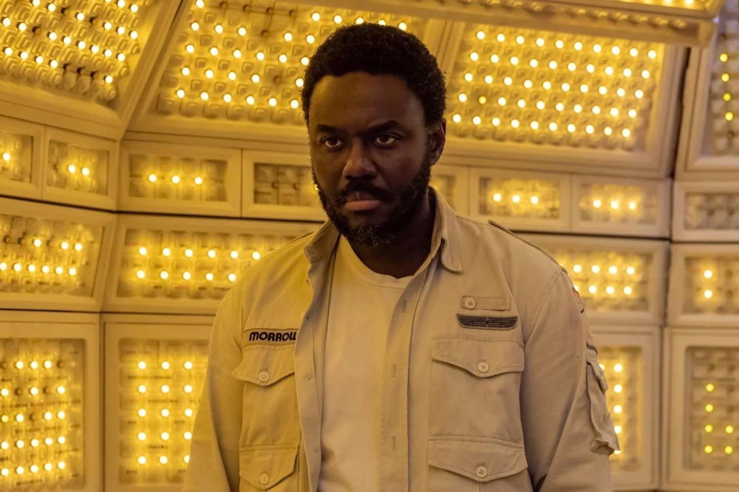 HClC6ZSXkAA6_7u.jfif