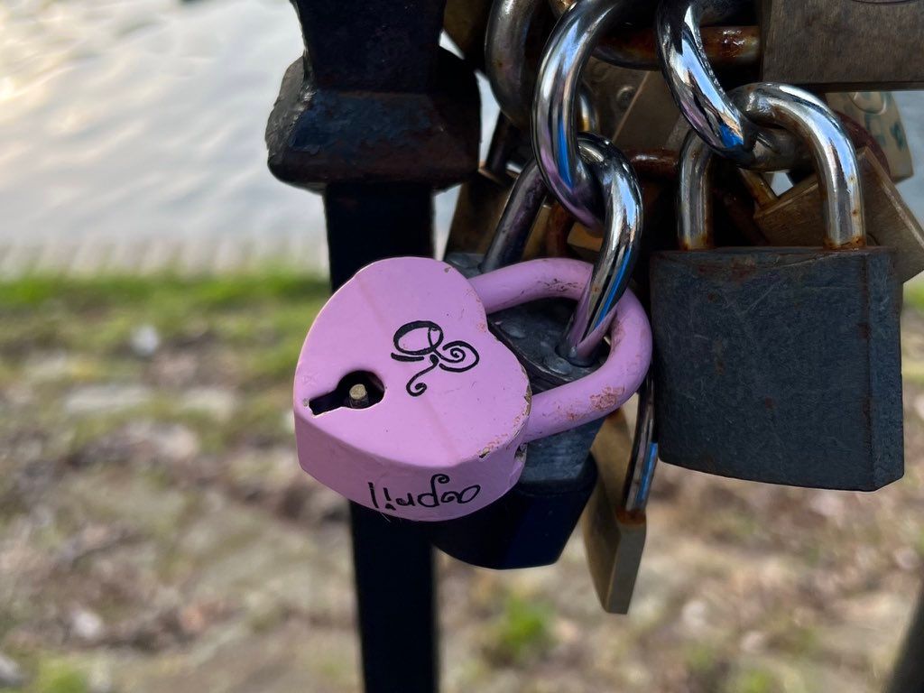 HDcixw5WEAAzIz-.jfif