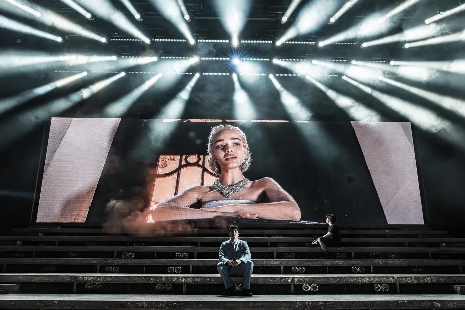 HFuavJna0AA42pj.jfif