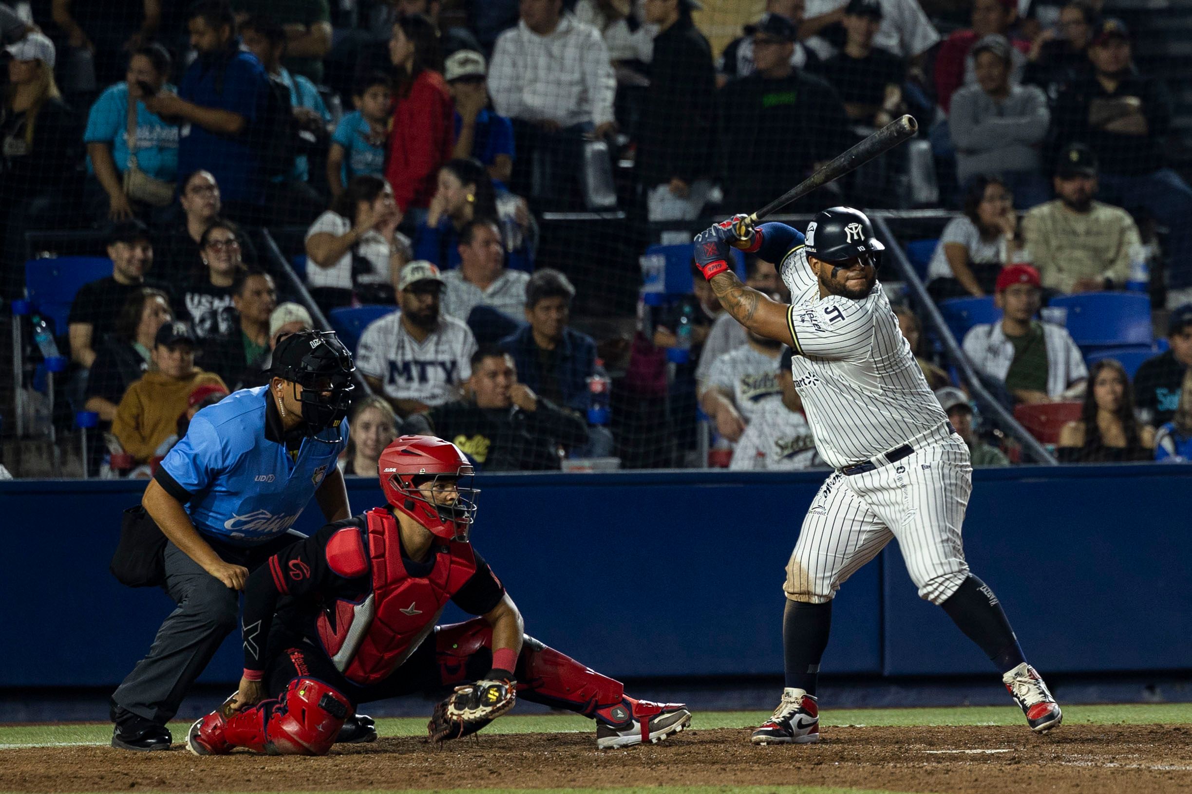 HGe2rzLXUAApNs-.jfif