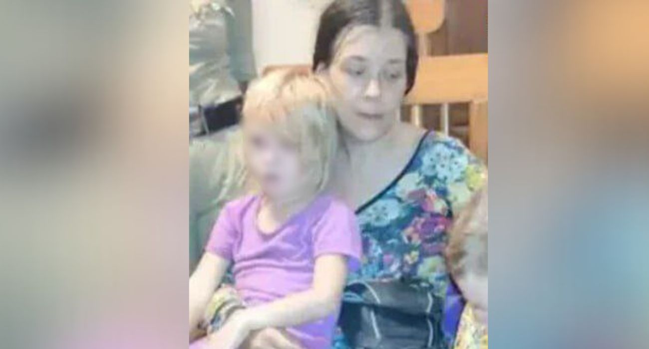 Hallan una mujer rusa y sus hijas viviendo en una cueva en India