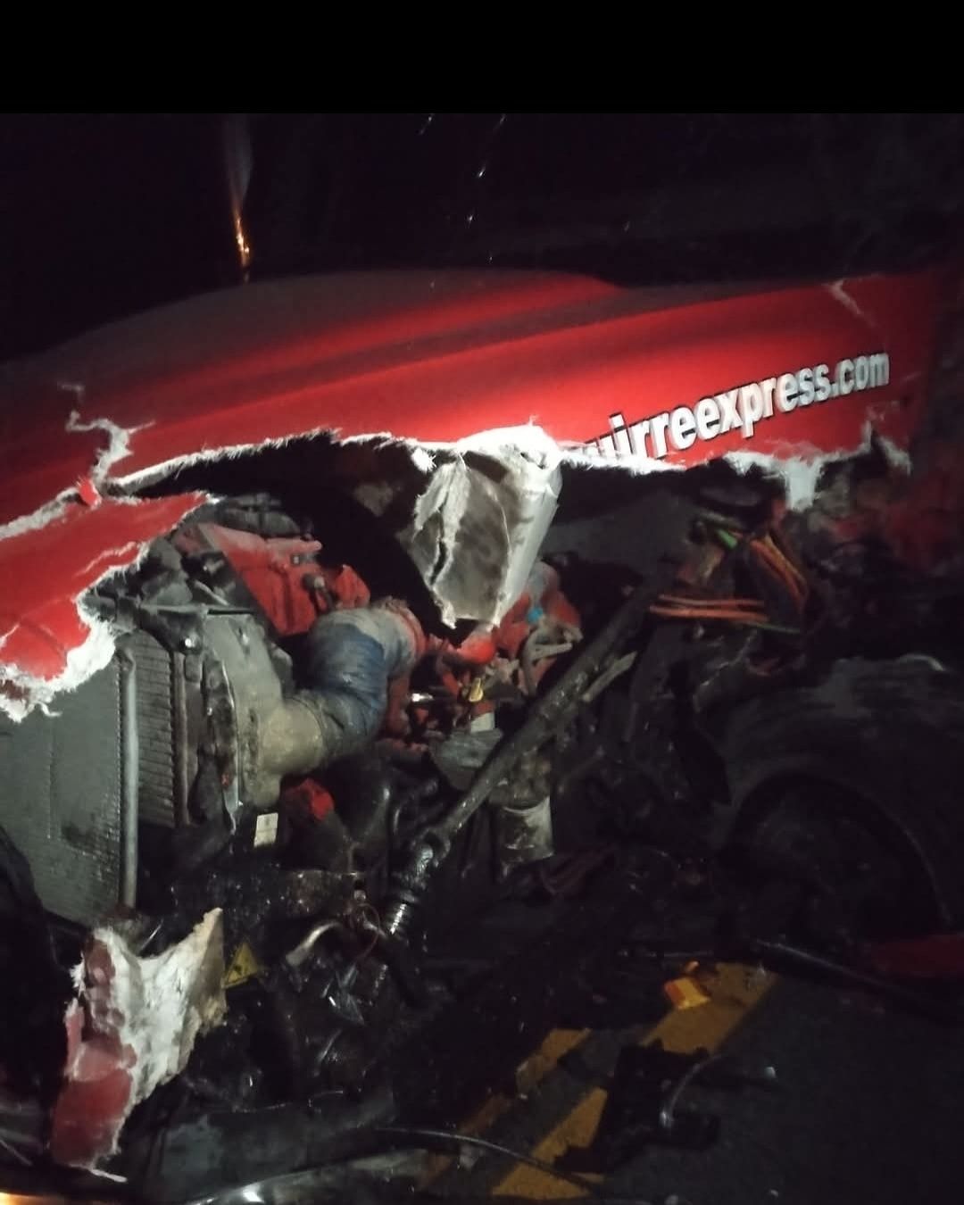 Hombre muere prensado por choque múltiple en Ciénega de Flores.jpg.jpg