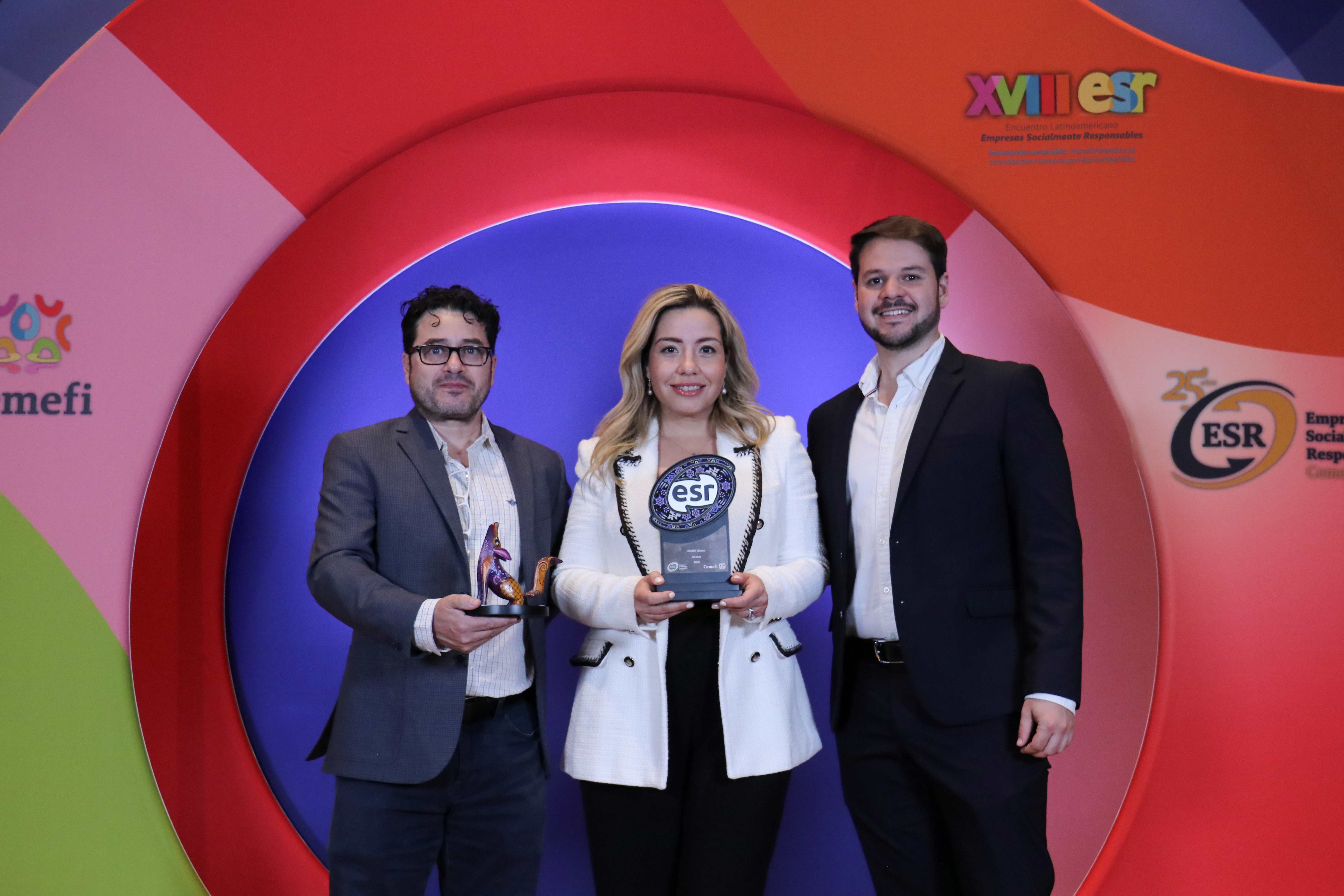 IMG1 Distintivo ESR.JPG