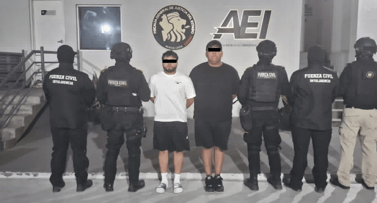 Capturan a dos hombres con más de 200 dosis de droga en Monterrey.png