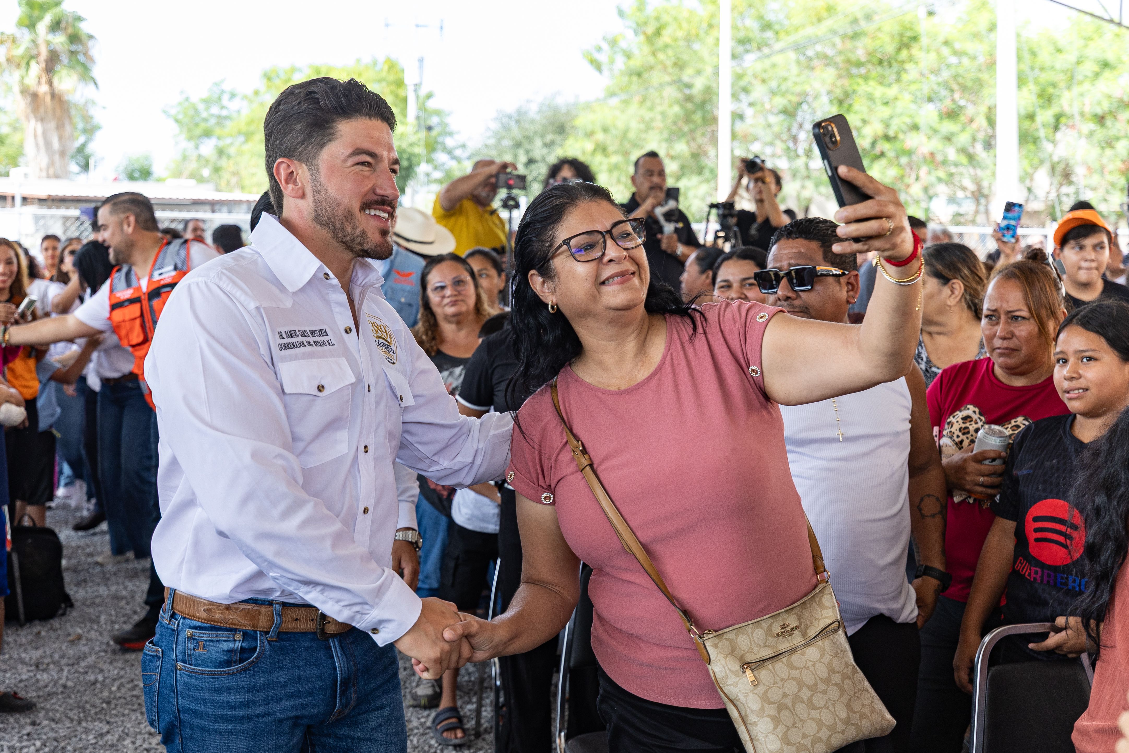 INICIA GOBERNADOR GIRA EN CADEREYTA CON OBRAS DEL PUENTE LA UNIDAD 06.JPG