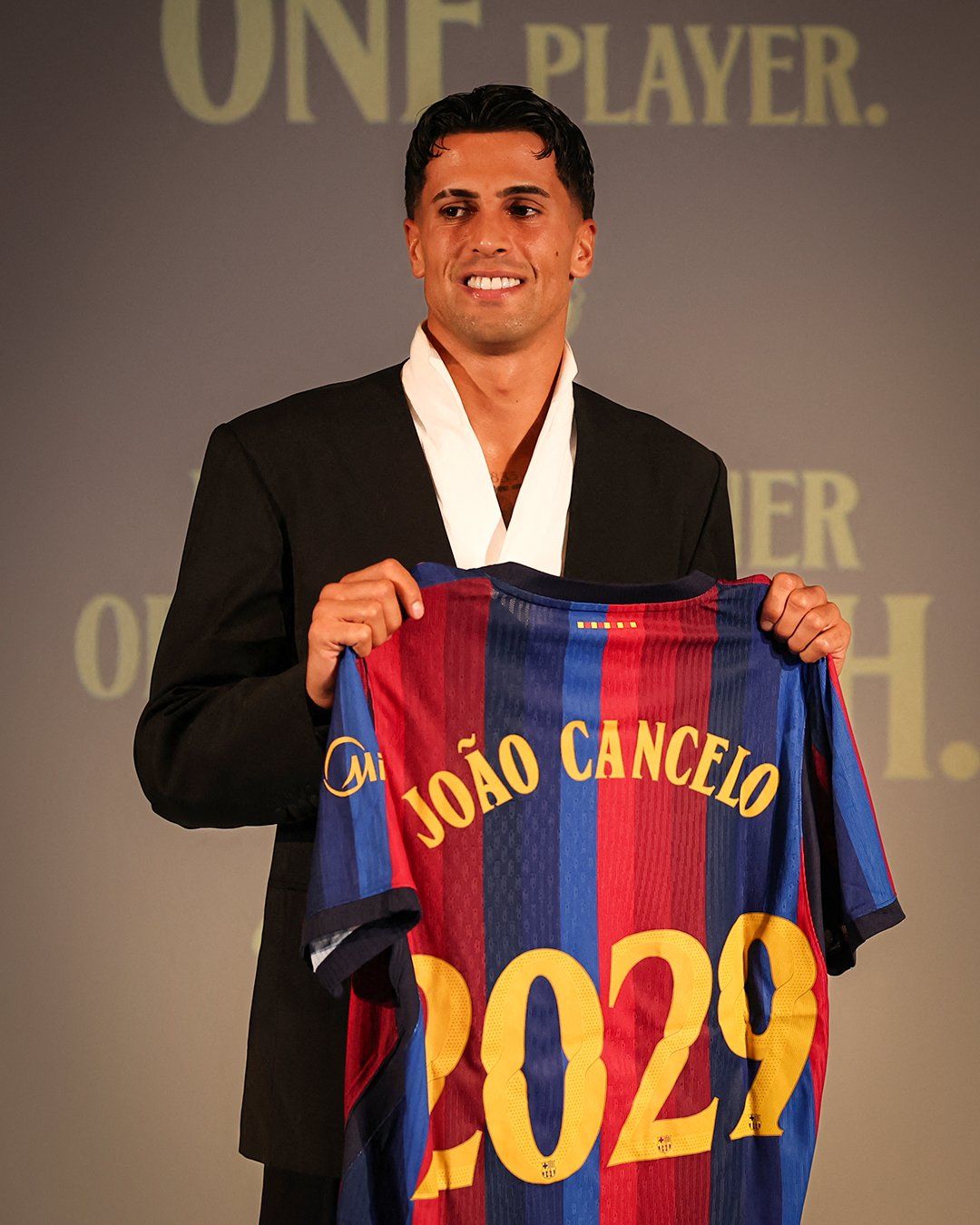  Joao Cancelo
