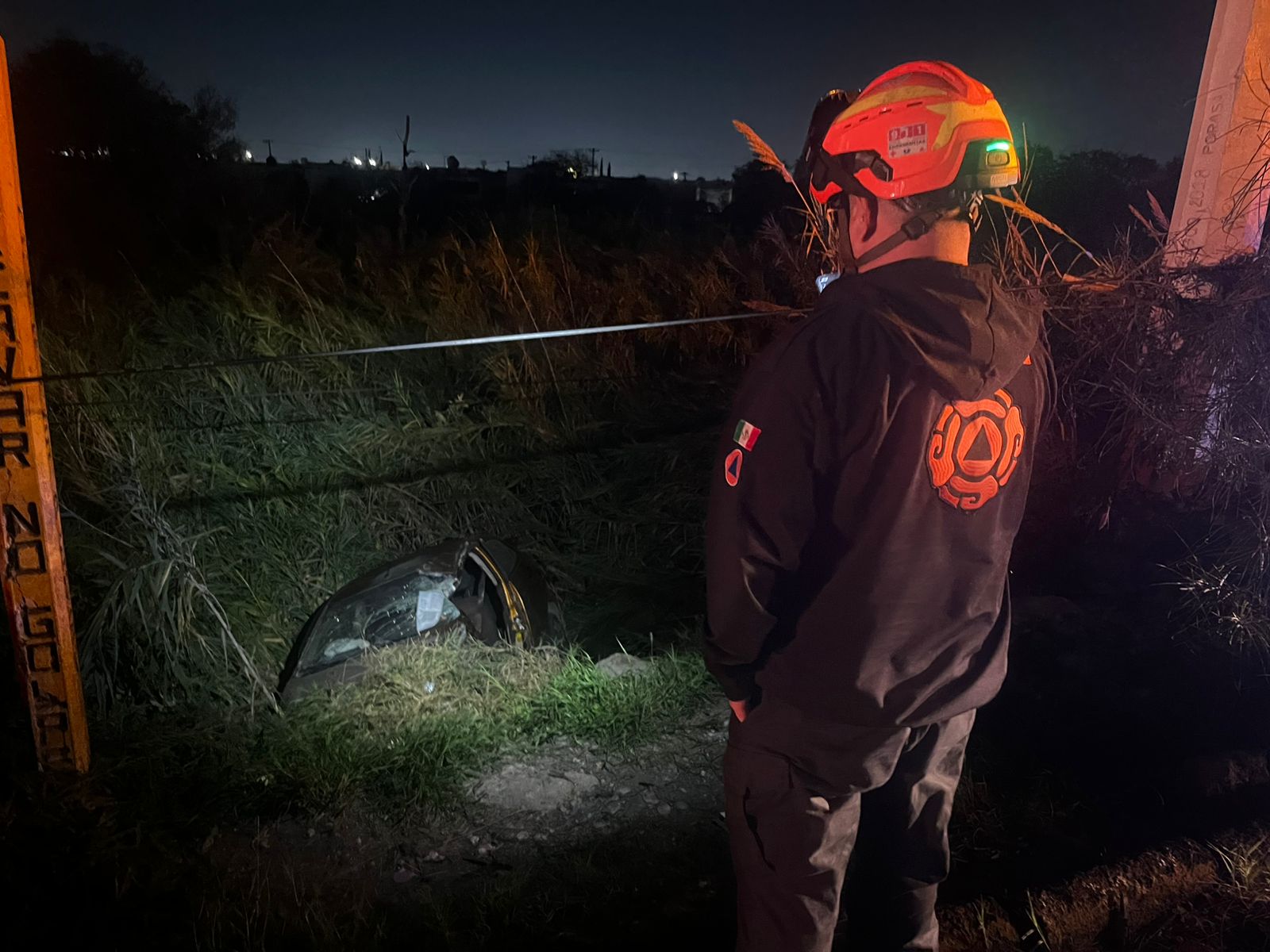 Joven lesionado tras volcarse sobre avenida Miguel Alemán.jpg