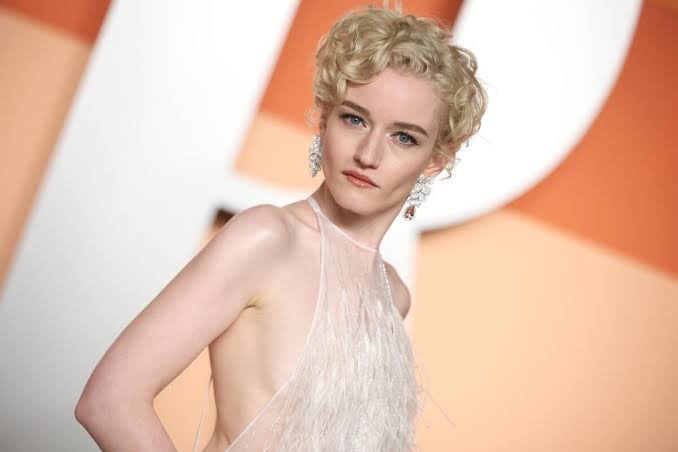Julia Garner