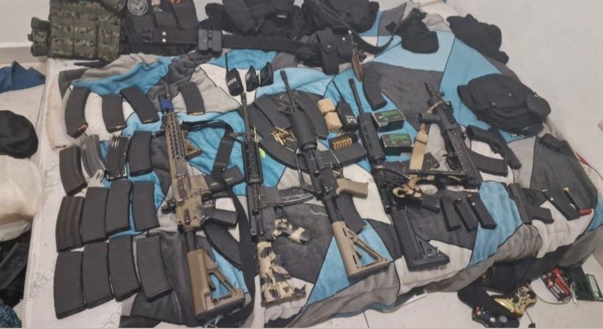 Liberan a tres personas privadas de la libertad; cuatro detenidos