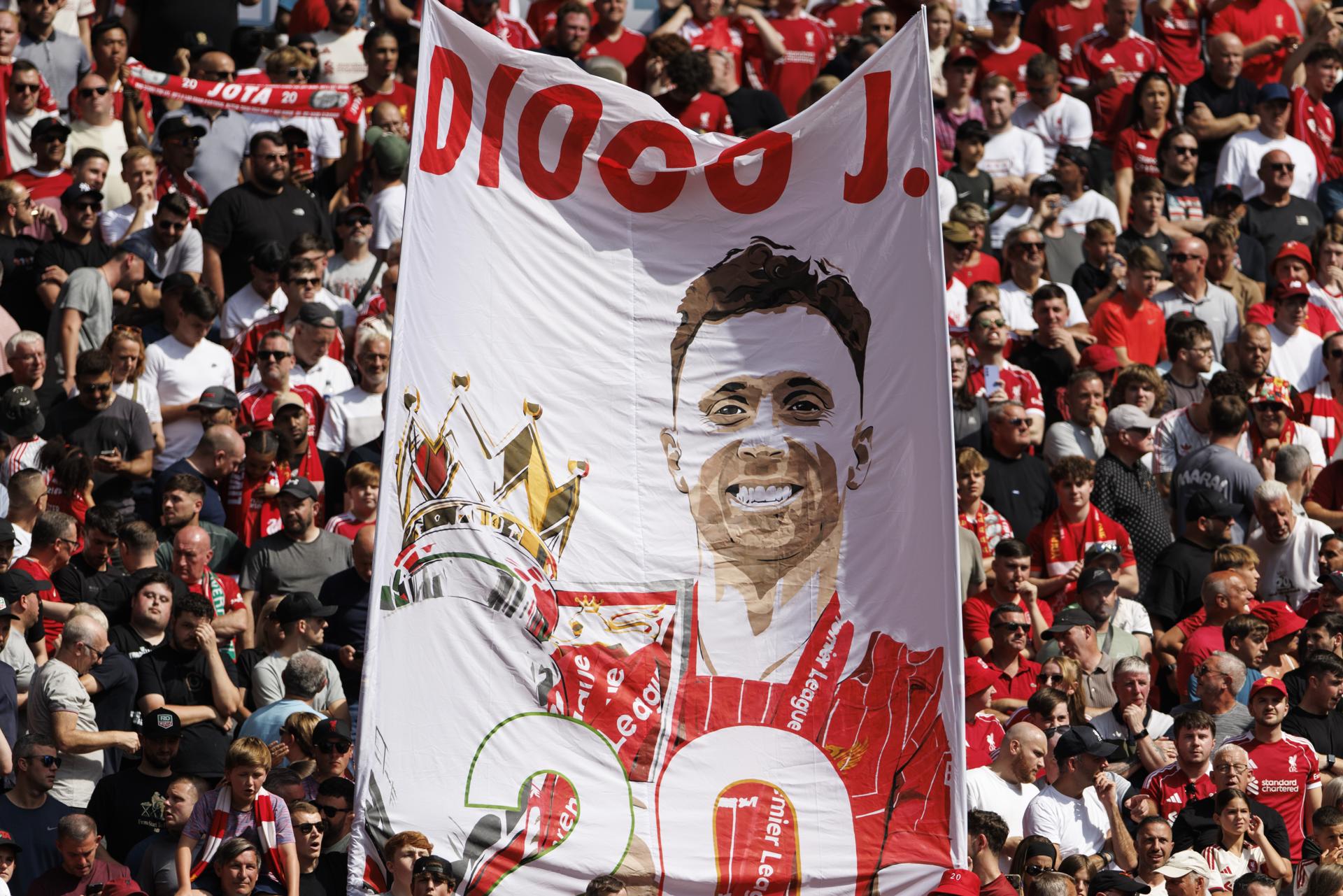 Liverpool y Crystal Palace homenajean a Diogo Jota