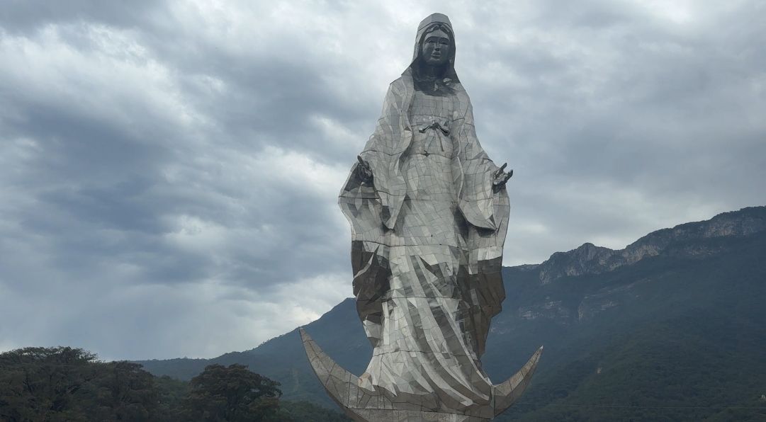 Monumental-Virgen-del-Chorrito.jpg