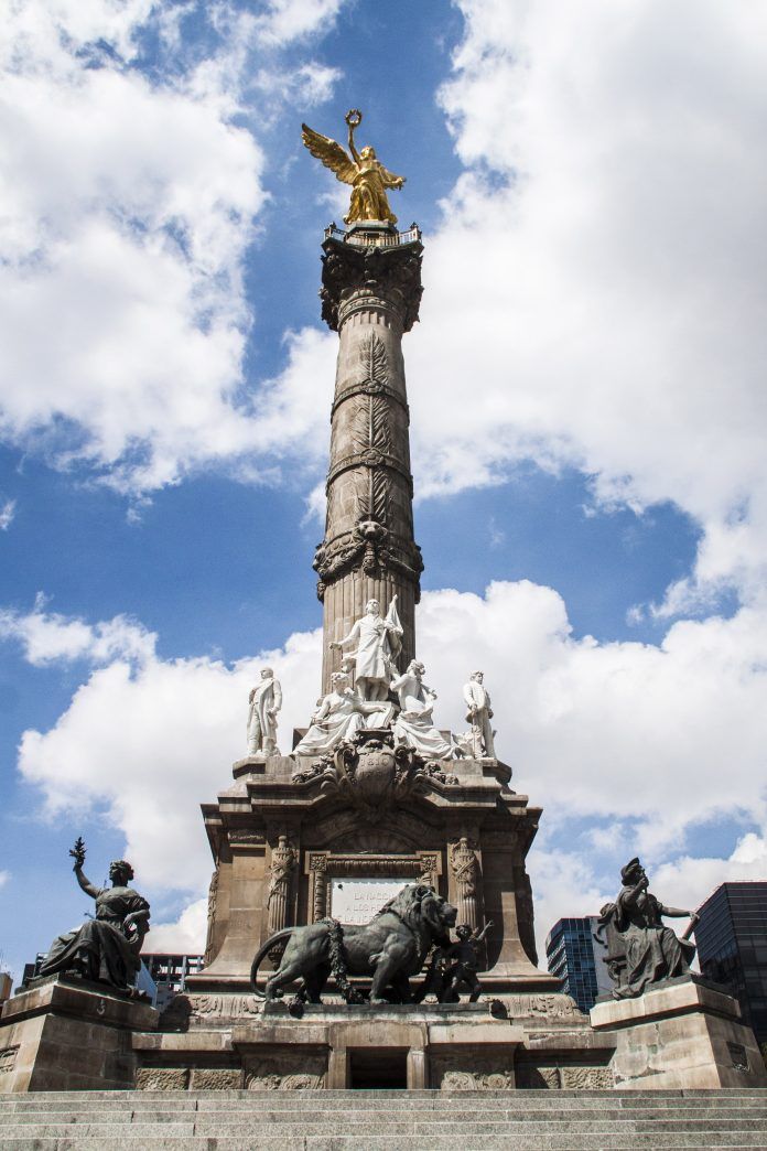 Monumento_a_la_Independencia_El_Angel-696x1044.jpg