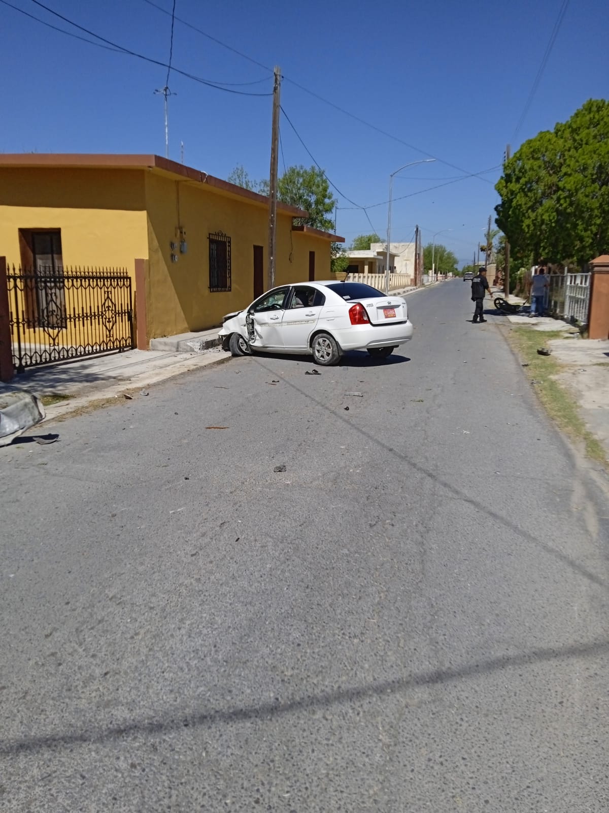 Mueren dos jovenes tras chocar contra un auto en Los Herreras