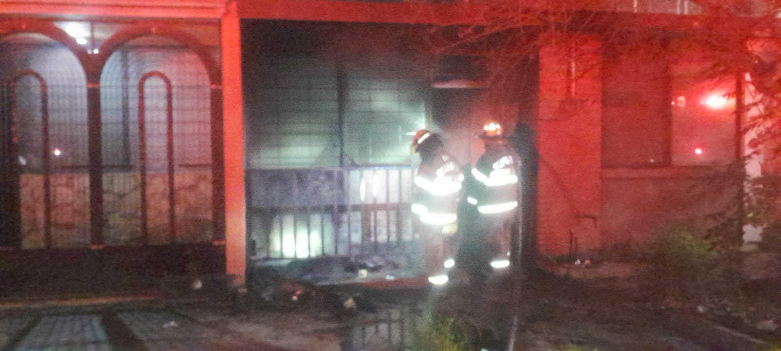 Mujer provoca incendio en casa abandonada de Monterrey.jpg